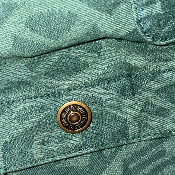 Women's Green Patterned Jean Jacket - Picture 6 of 6